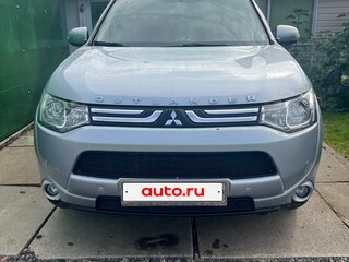 2013 Mitsubishi Outlander III, серебристый, 1300000 рублей, вид 2