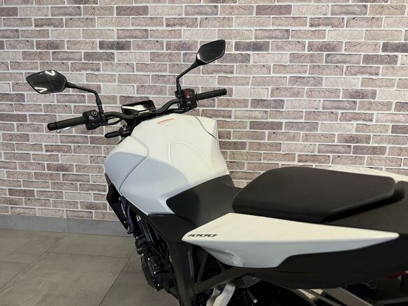 2025 Honda CB 1000 Hornet, белый, 1275000 рублей - вид 9