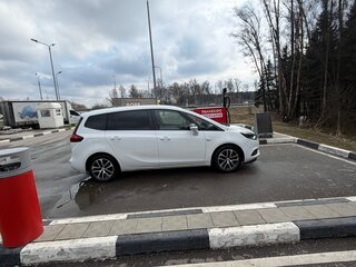 2019 Opel Zafira C Рестайлинг, белый, 1200000 рублей, вид 2