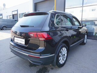 2021 Volkswagen Tiguan II Рестайлинг, чёрный, 2670000 рублей, вид 5
