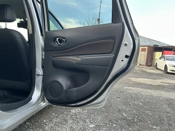 2016 Nissan Note II Рестайлинг, серебристый, 1200000 рублей - вид 12