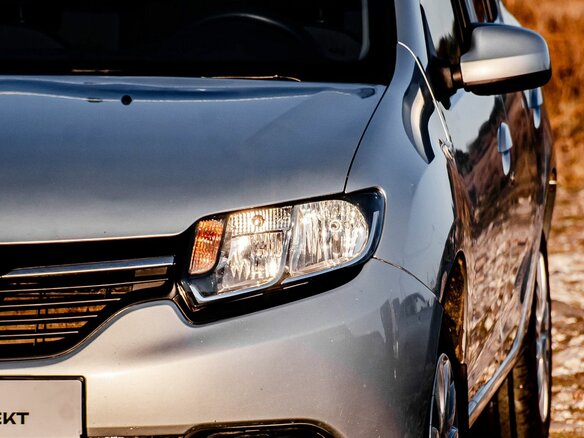 2015 Renault Sandero II, серый, 650000 рублей - вид 9