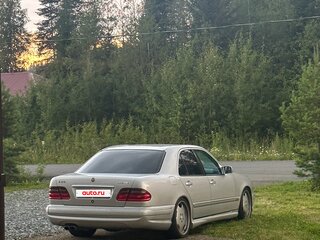 1999 Mercedes-Benz E-Класс 430 II (W210, S210) Рестайлинг, серебристый, 1050000 рублей, вид 2