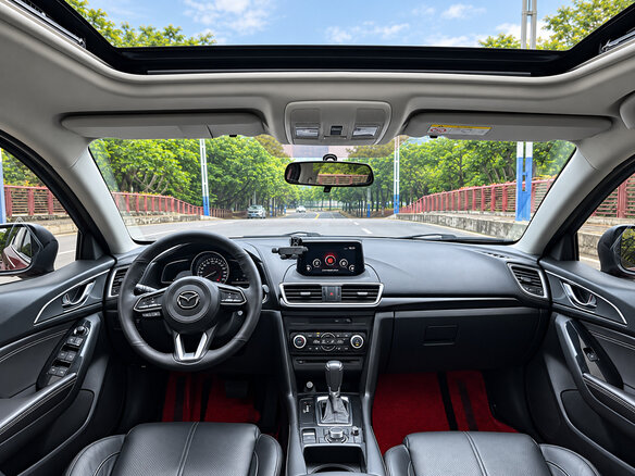 2021 Mazda 3 IV (BP), красный, 1250000 рублей - вид 7