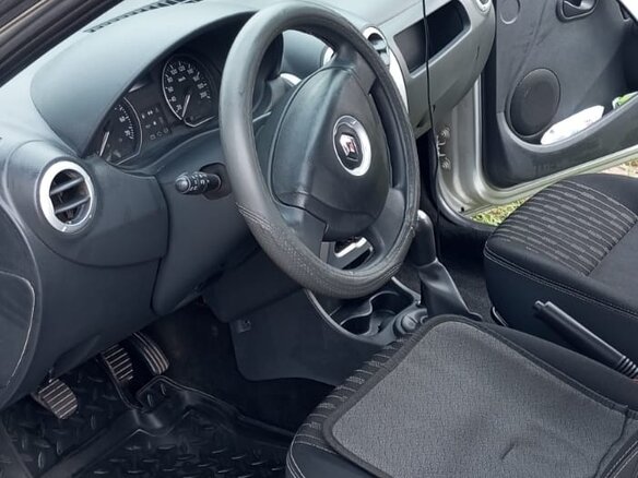 2013 Renault Sandero I, серый, 605000 рублей - вид 4