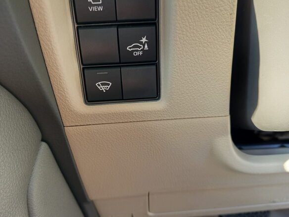 2022 Toyota Land Cruiser Prado 150 Series Рестайлинг 3, белый, 6990000 рублей - вид 19