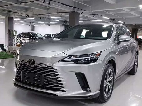 Lexus RX V