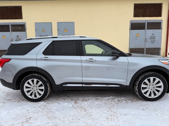 2019 Ford Explorer VI, серебристый, 2060000 рублей - вид 2