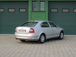 2011 Skoda Octavia II (A5) Рестайлинг, серебристый, 590000 рублей, вид 3