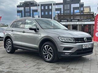 2018 Volkswagen Tiguan II, серебристый, 2349000 рублей, вид 3