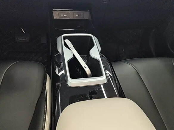 2025 Geely Geometry E 33.5 kWh, белый, 1295500 рублей - вид 12