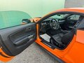 2020 Ford Mustang VI Рестайлинг, оранжевый, 4300000 рублей - вид 6