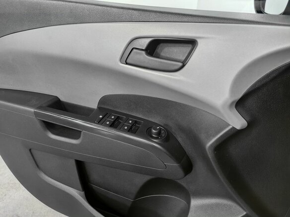 2014 Chevrolet Aveo II, серебристый, 550000 рублей - вид 14