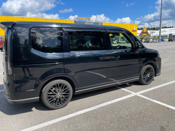 2022 Honda Stepwgn Spada VI, чёрный - вид 2