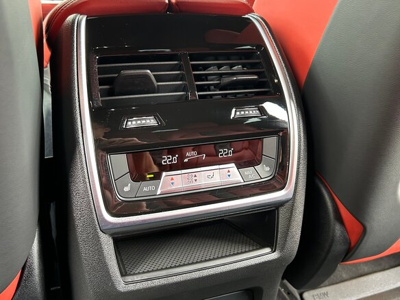 2024 BMW X6 M Competition III (F96) Рестайлинг, чёрный, 19300000 рублей - вид 12