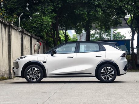 2026 Changan Qiyuan Q05 51.9 kWh II, серебристый, 2300000 рублей, вид 4