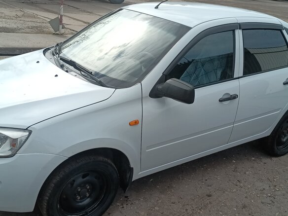 2013 Lada (ВАЗ) Granta I, белый, 400000 рублей - вид 6