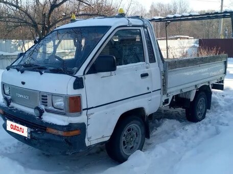 1990 Toyota TownAce, белый, 700000 рублей, вид 2