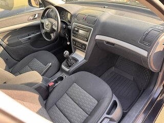 2013 Skoda Octavia II (A5) Рестайлинг, чёрный, 650000 рублей, вид 4
