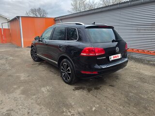 2011 Volkswagen Touareg II, чёрный, 1200000 рублей, вид 4