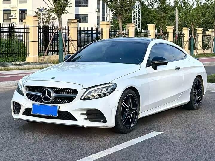 Открыть фотографии: Mercedes-Benz C-Класс IV (W205) Рестайлинг