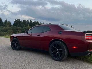 2018 Dodge Challenger III Рестайлинг 2, пурпурный, 2600000 рублей, вид 1