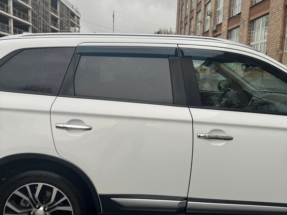 2016 Mitsubishi Outlander III Рестайлинг 2, белый, 2100000 рублей - вид 14
