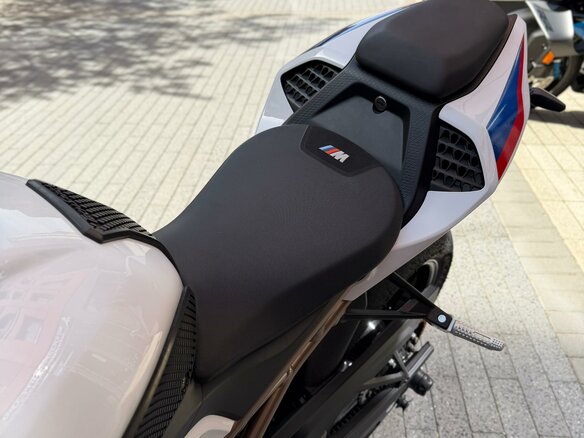 2022 BMW S 1000 RR, белый, 1950000 рублей - вид 13