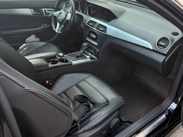 2014 Mercedes-Benz C-Класс 250 III (W204) Рестайлинг, чёрный, 600000 рублей - вид 5