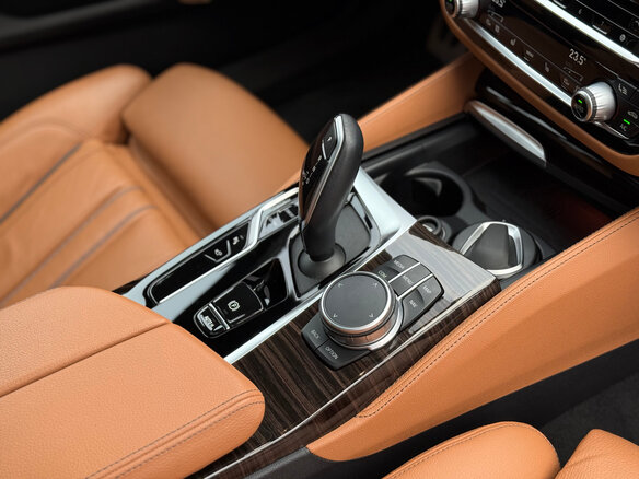 2023 BMW 5 серии 520d xDrive VII (G30/G31/G38) Рестайлинг, белый, 7500000 рублей - вид 26