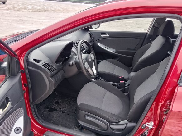 2011 Hyundai Solaris I, красный, 729000 рублей - вид 8