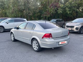 2009 Opel Astra H Рестайлинг, серебристый, 680000 рублей, вид 3