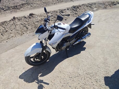 2014 Suzuki GSX-R 250, белый, 260000 рублей, вид 4