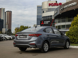 2017 Hyundai Solaris II, серый, 1038000 рублей, вид 4