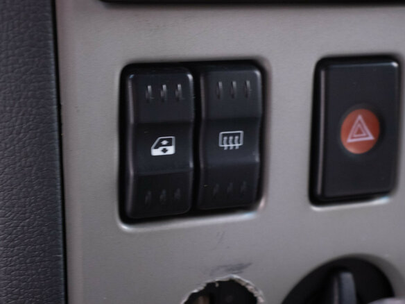 2009 Renault Logan I, красный - вид 16