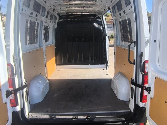 2022 Renault Master, белый, 4150000 рублей - вид 10