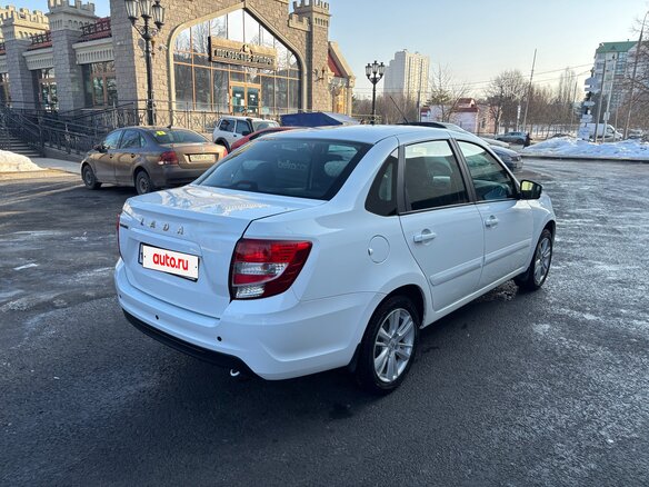 2021 Lada (ВАЗ) Granta I Рестайлинг, белый, 900000 рублей - вид 6