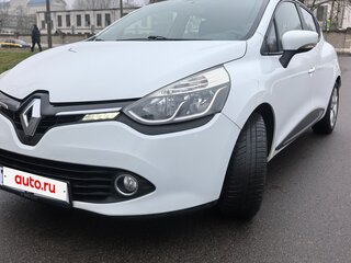 2015 Renault Clio IV, белый, 751412 рублей, вид 2