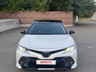 2020 Toyota Camry VIII (XV70), белый, 2790000 рублей, вид 3