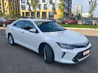 2015 Toyota Camry VII (XV50) Рестайлинг, белый, 2050000 рублей, вид 4