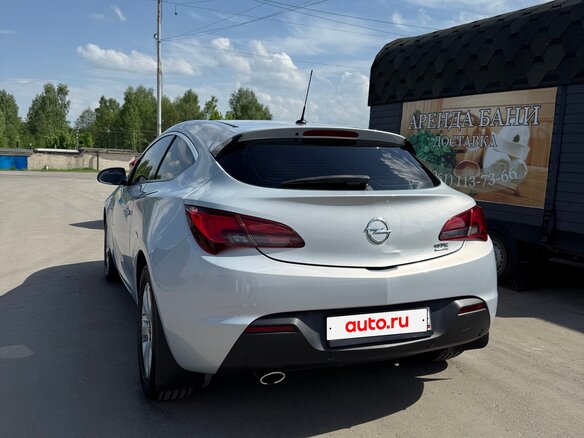 2012 Opel Astra GTC J Рестайлинг, белый - вид 1
