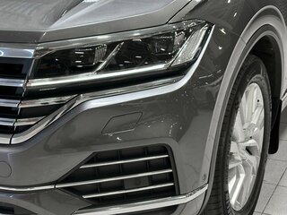 2019 Volkswagen Touareg III, серый, 3890000 рублей, вид 3