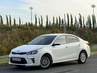 2019 Kia Rio IV, белый, 1400000 рублей, вид 3