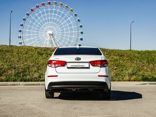 2016 Kia Rio III Рестайлинг, белый, 1090000 рублей, вид 4