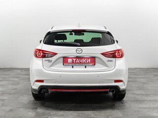 2017 Mazda Axela III Рестайлинг, белый, 1590000 рублей, вид 4