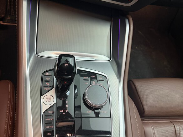 2022 BMW X6 30d III (G06), белый, 9900000 рублей - вид 19