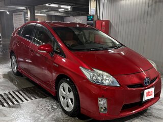 2009 Toyota Prius III (XW30), красный, 1400000 рублей, вид 4