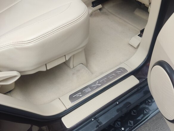 2008 SsangYong Rexton II, красный, 1150000 рублей - вид 12