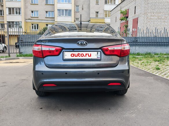 2012 Kia Rio 4-speed III, серый, 800000 рублей - вид 6