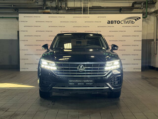2018 Volkswagen Touareg III, чёрный, 3449000 рублей, вид 2